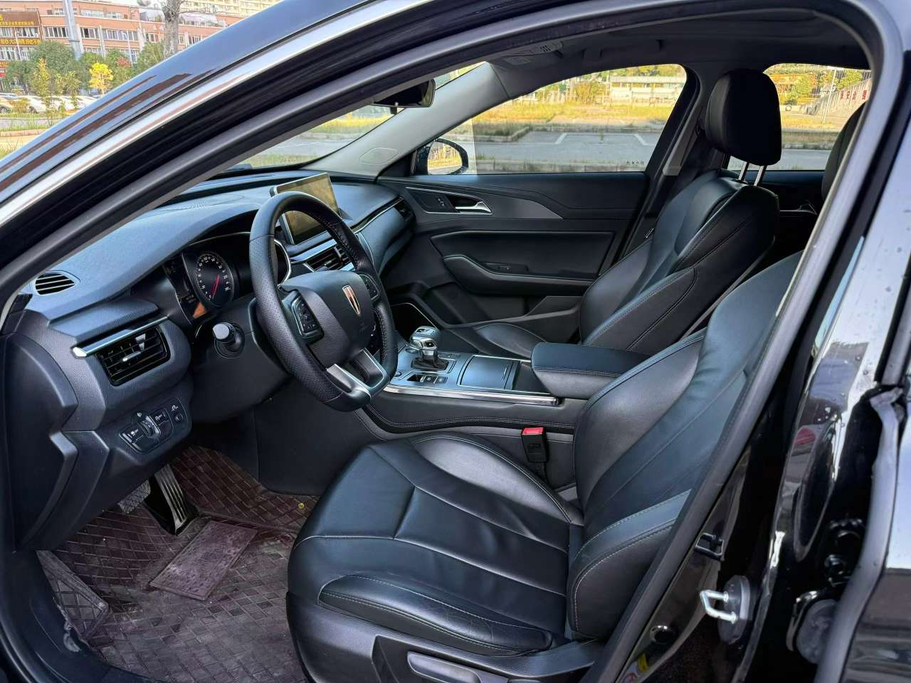 Hongqi H5 4