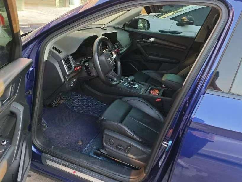 Audi Q5L 2.0T Premium Luxury Sport 7