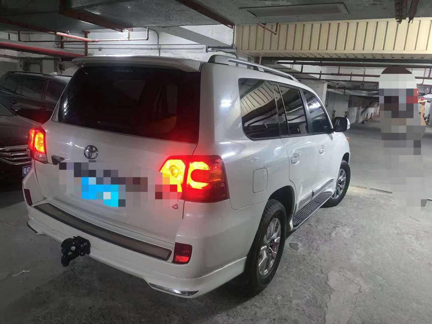 Toyota Land Cruiser 4.0 Middle East Base Trim 3