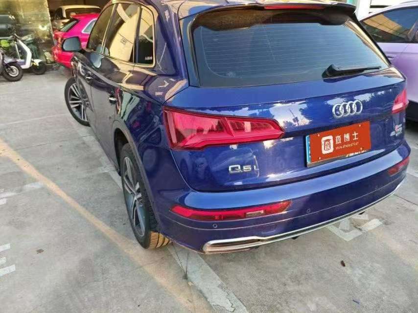 Audi Q5L 2.0T Premium Luxury Sport 3
