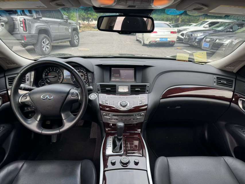 Infiniti Q70L 2.5 Comfort 5