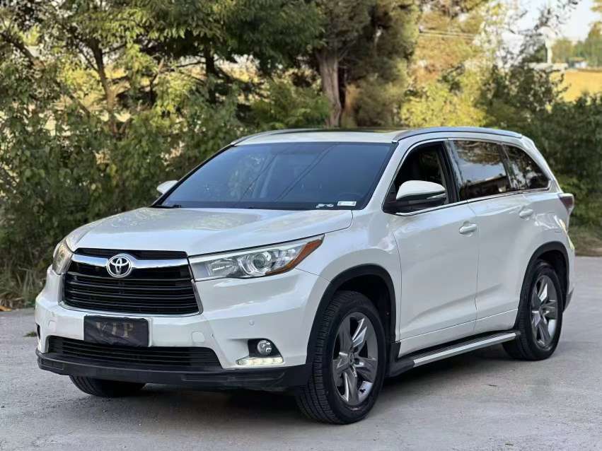 Toyota Highlander 2.0T AWD 7-Seat Luxury Edition 3