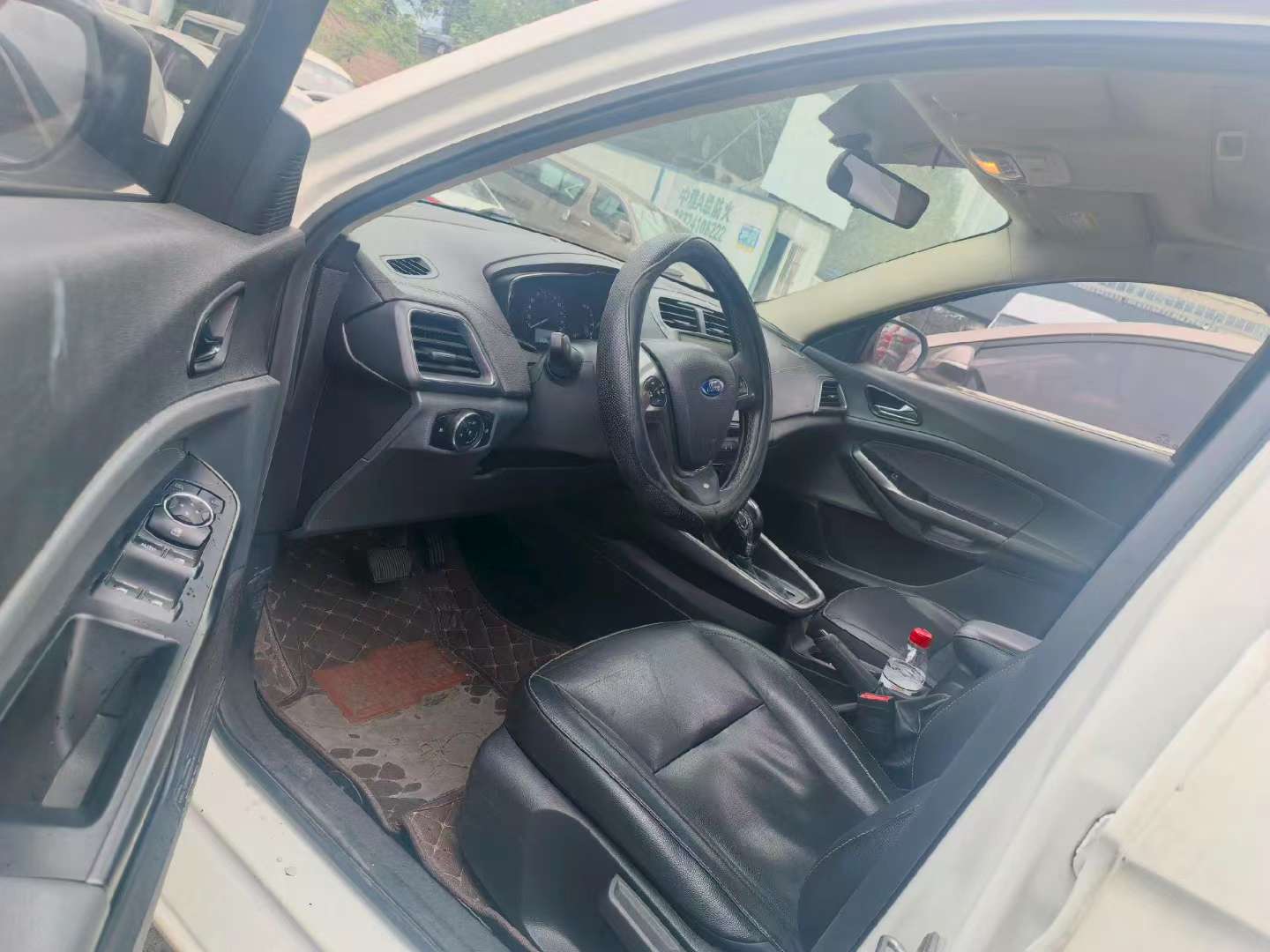 Ford Escort 2015 1.5L Automatic Fashion 2
