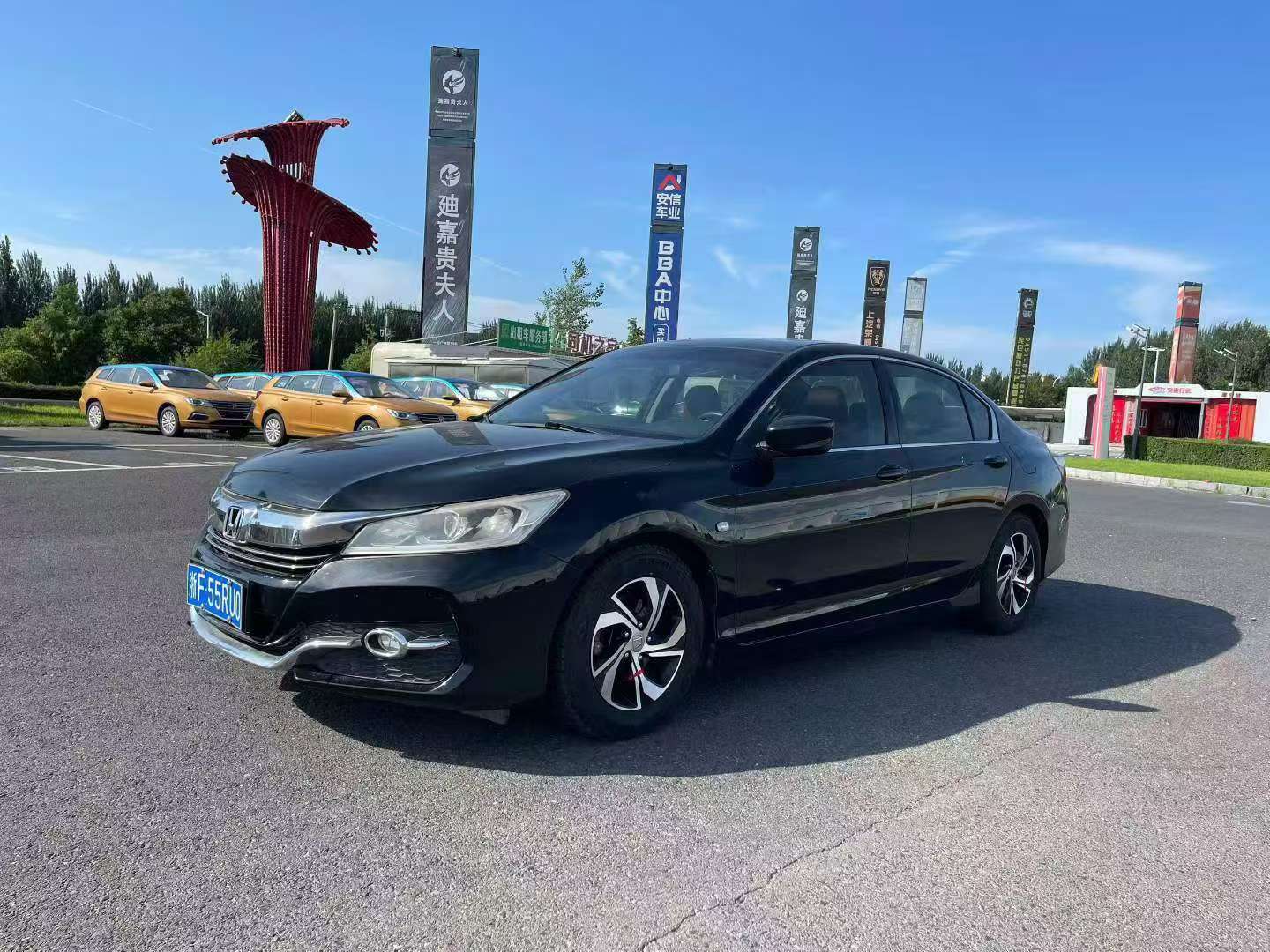Honda Accord 2017 2.0L Automatic Sunroof Comfort Edition 2