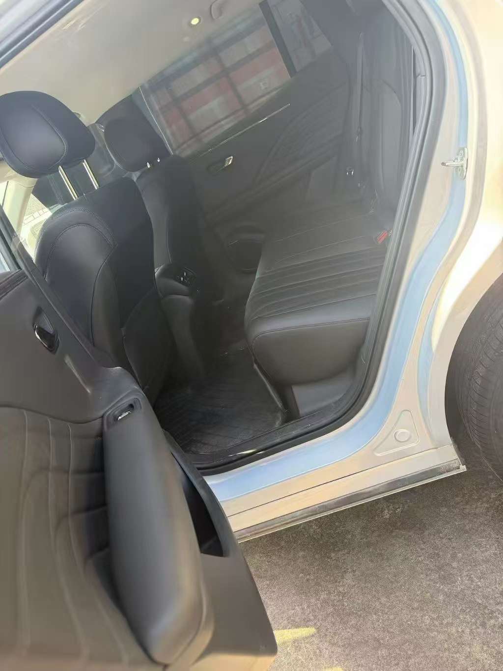 AION T-Rex 8