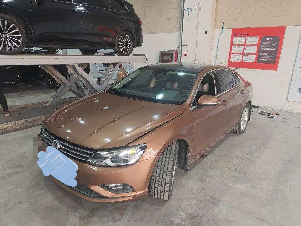 Volkswagen Lamando 1.4T Automatic 280 Sunroof