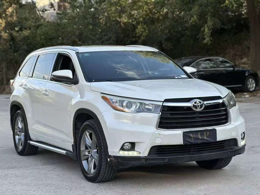 Toyota Highlander 2.0T AWD 7-Seat Luxury Edition