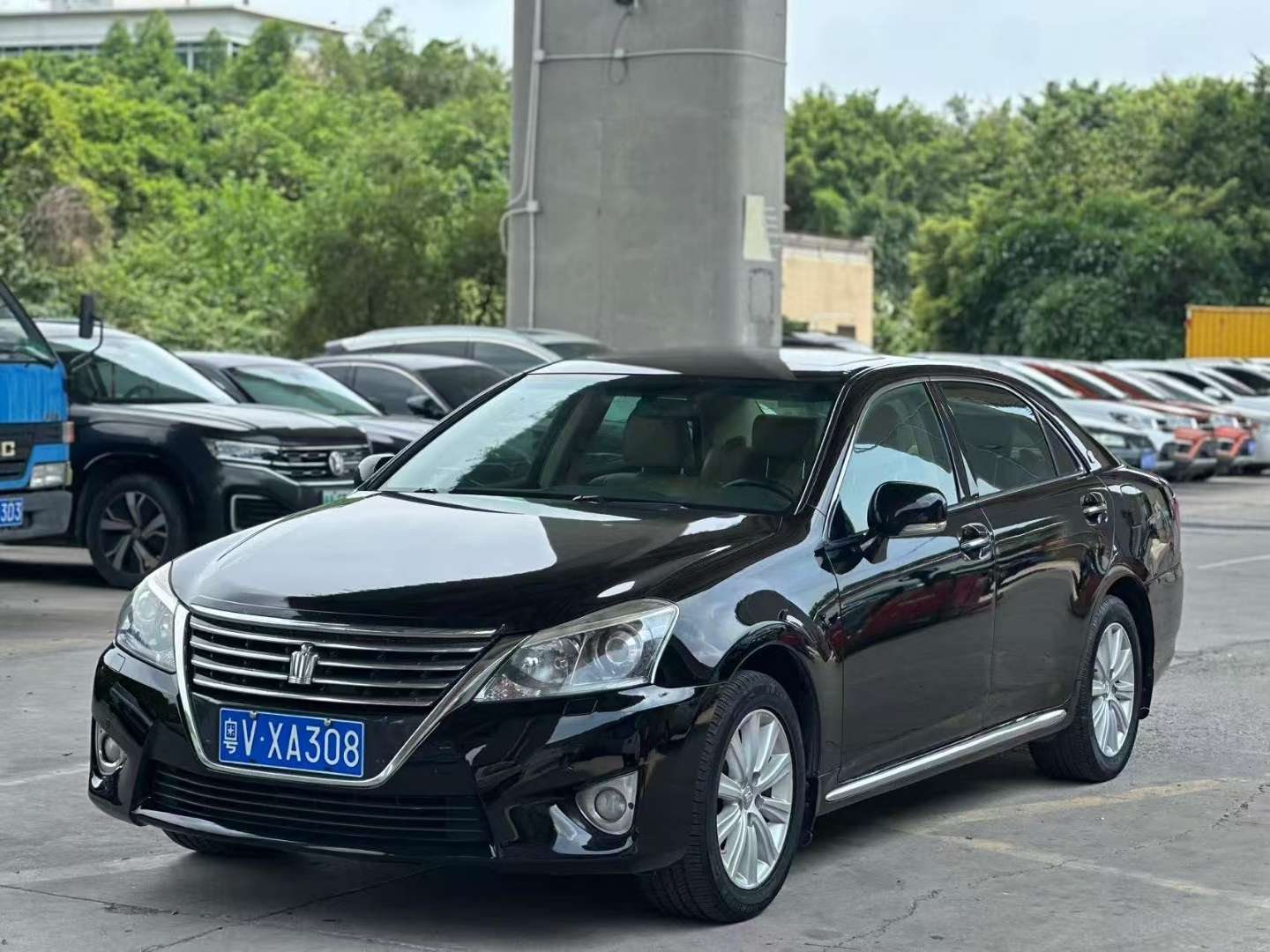 Toyota Crown 2.5L Royal Leather Edition