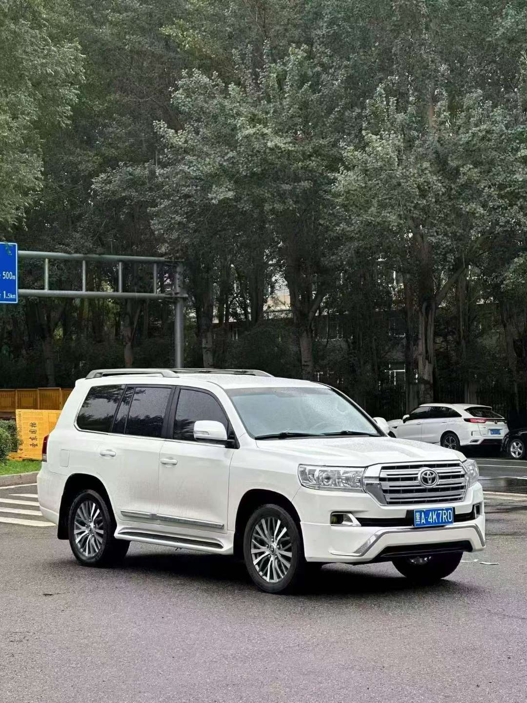 Toyota Land Cruiser 2016 4.0L Middle East Spec 5-Seat Limited Under-Spare 3