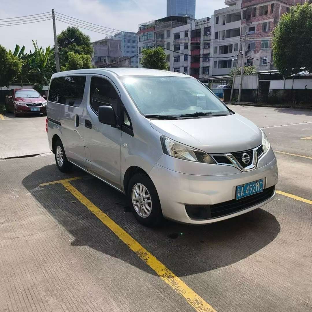 Nissan NV200 5