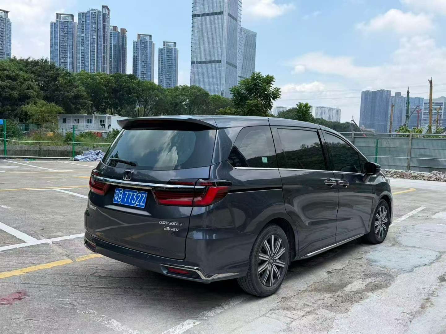 Honda Odyssey 2022 2.0L Hybrid RuiZhiXiang Edition 4