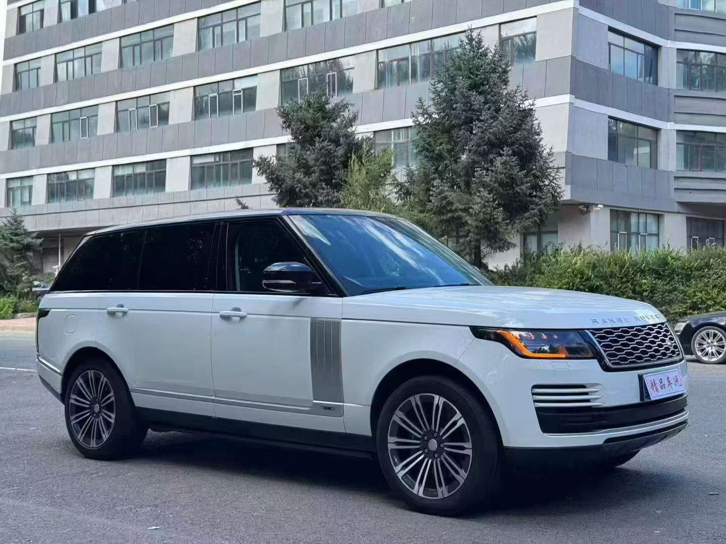 Land Rover Range Rover Vogue 2020 Heritage Extended Classic Edition 3.0T L6+48V 3