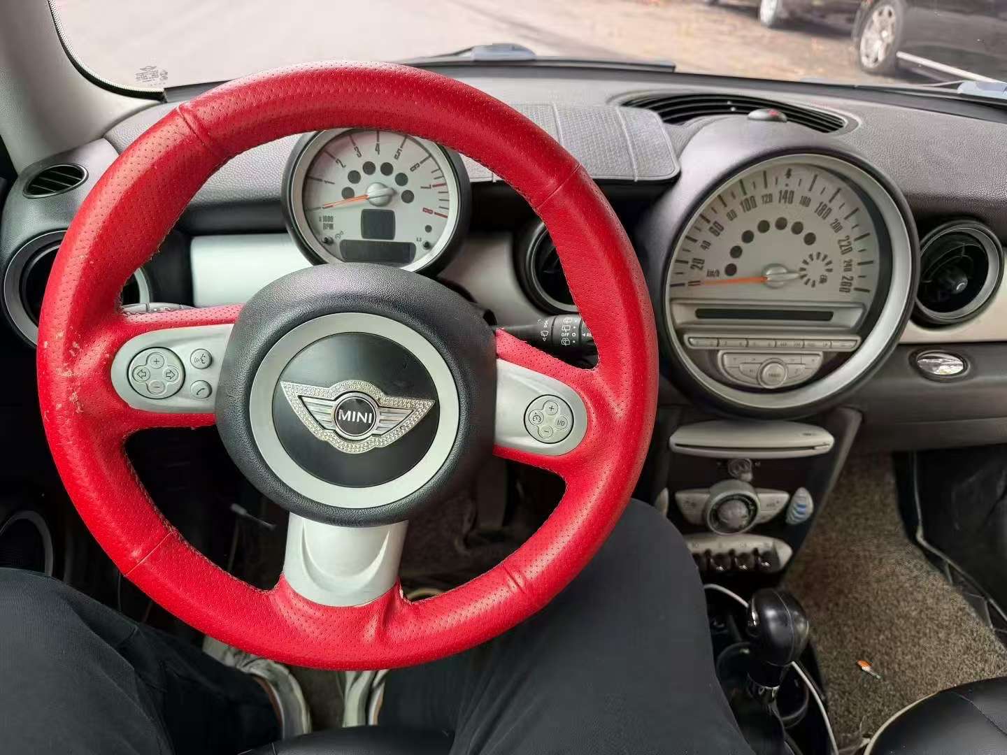 BMW MINI 8