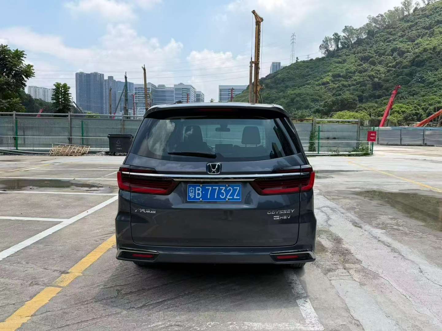Honda Odyssey 2022 2.0L Hybrid RuiZhiXiang Edition 3