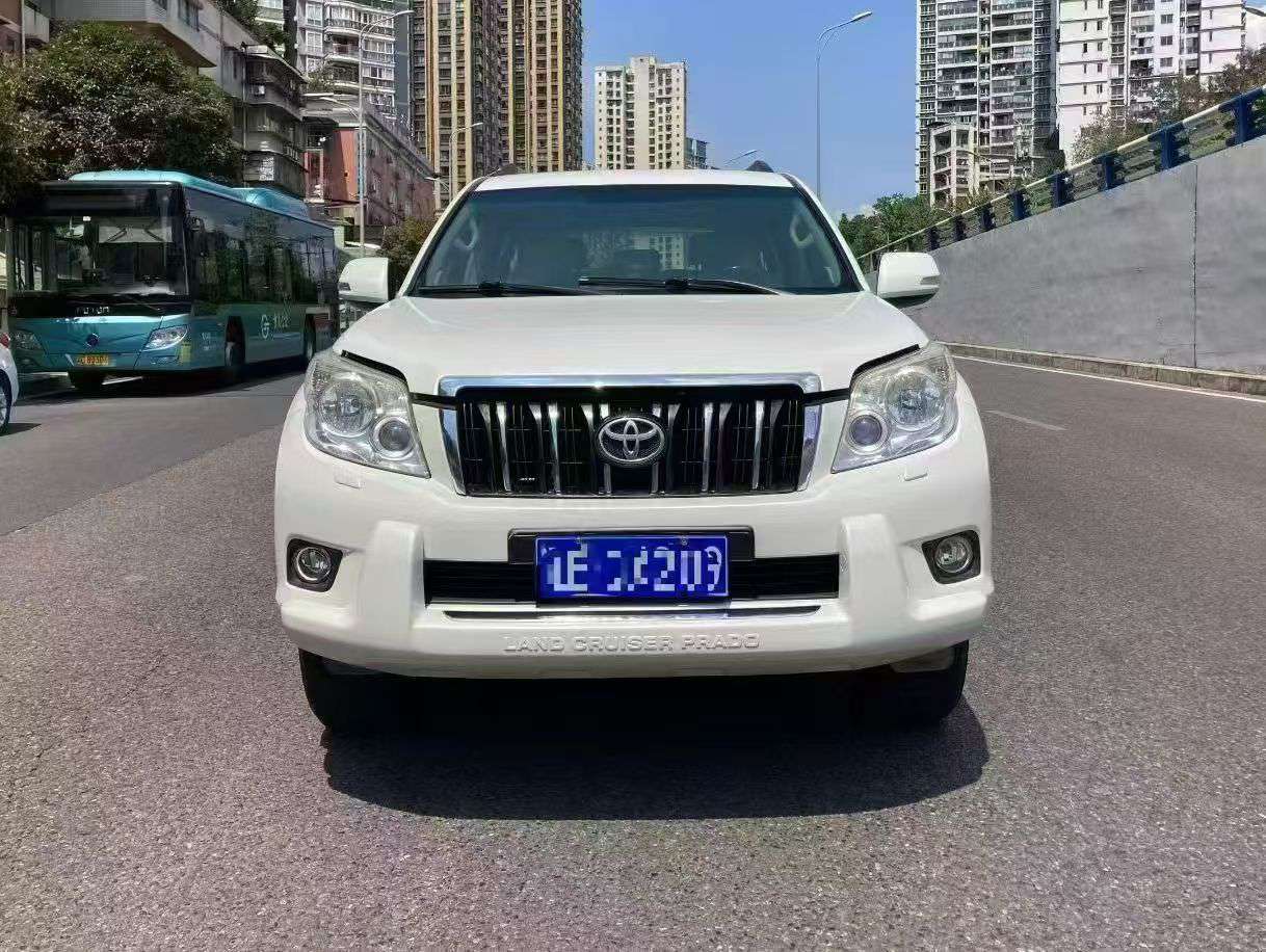 Toyota Prado 2700 Luxury 7-Seater 2