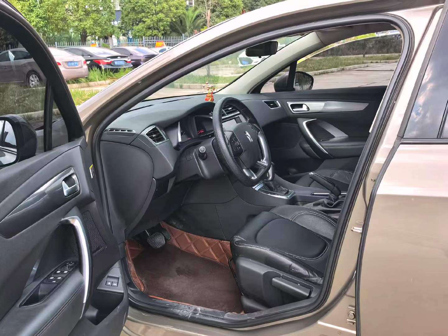 Citroën DS5L 4