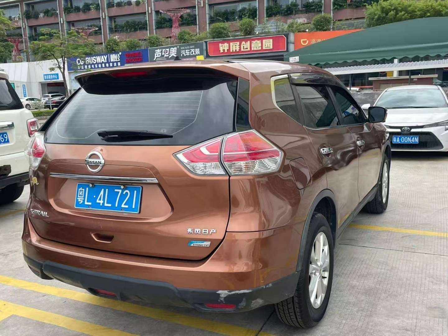 Nissan X-Trail 2015 2.0L Comfort Edition 3