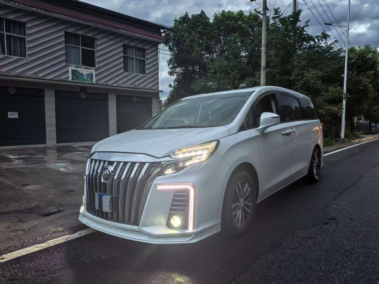Buick GL8 ES Lu Zun 653 Luxury