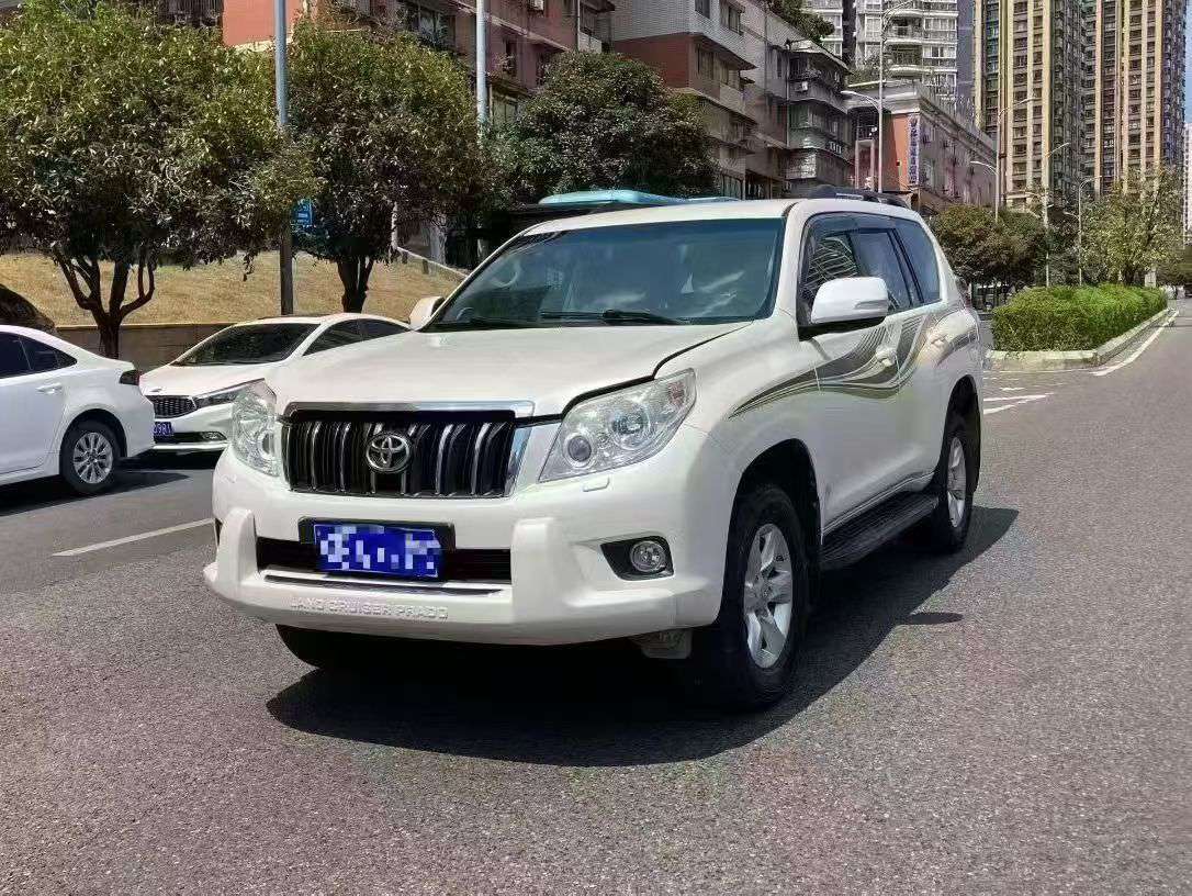 Toyota Prado 2700 Luxury 7-Seater