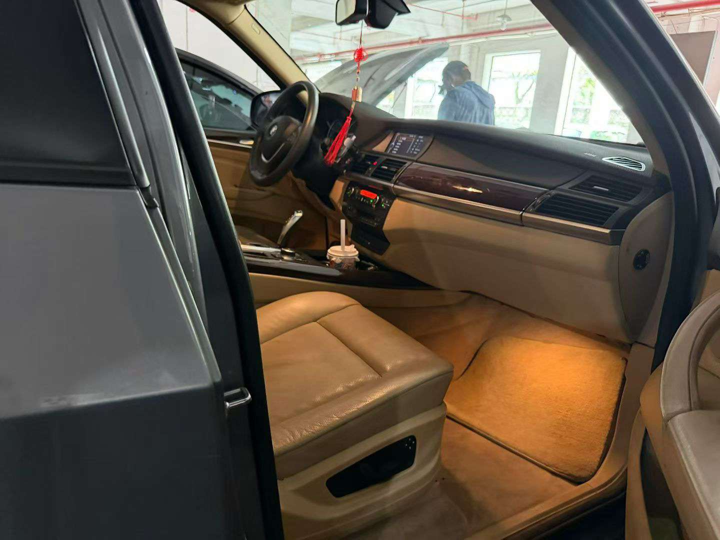 BMW X5 8