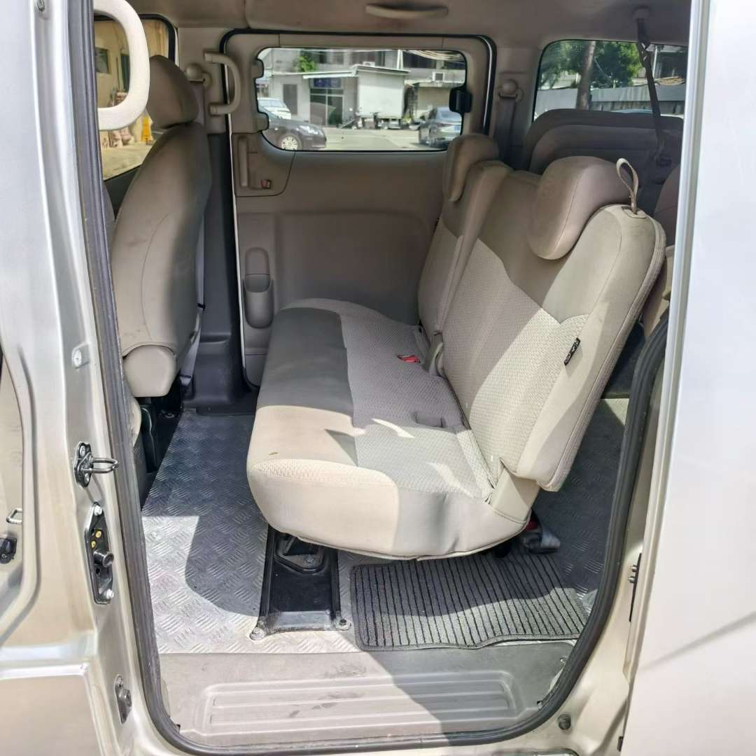 Nissan NV200 7