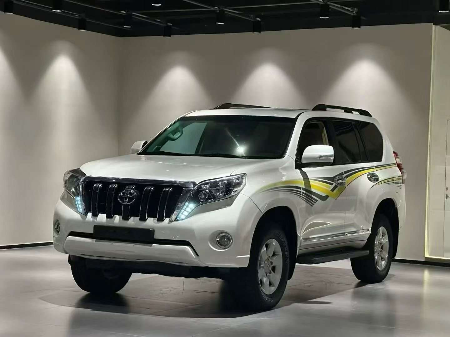 Toyota Prado 2014 2700 China Standard 5 Seats