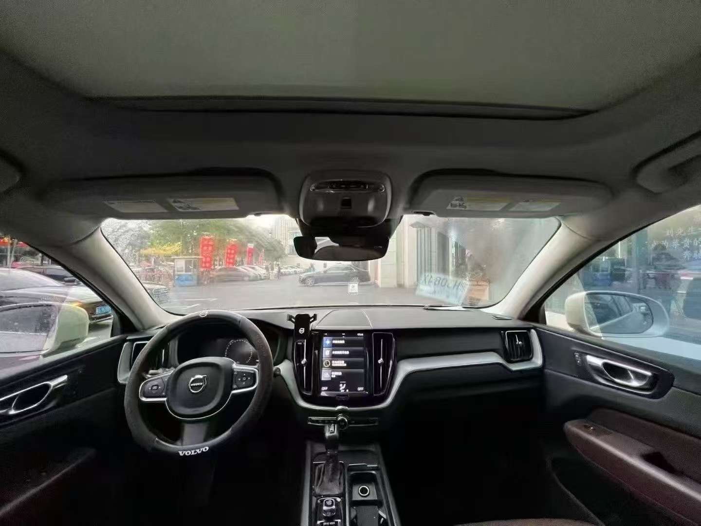 Volvo XC60 2021 2.0T T5 AWD Smart Luxurious Edition 3