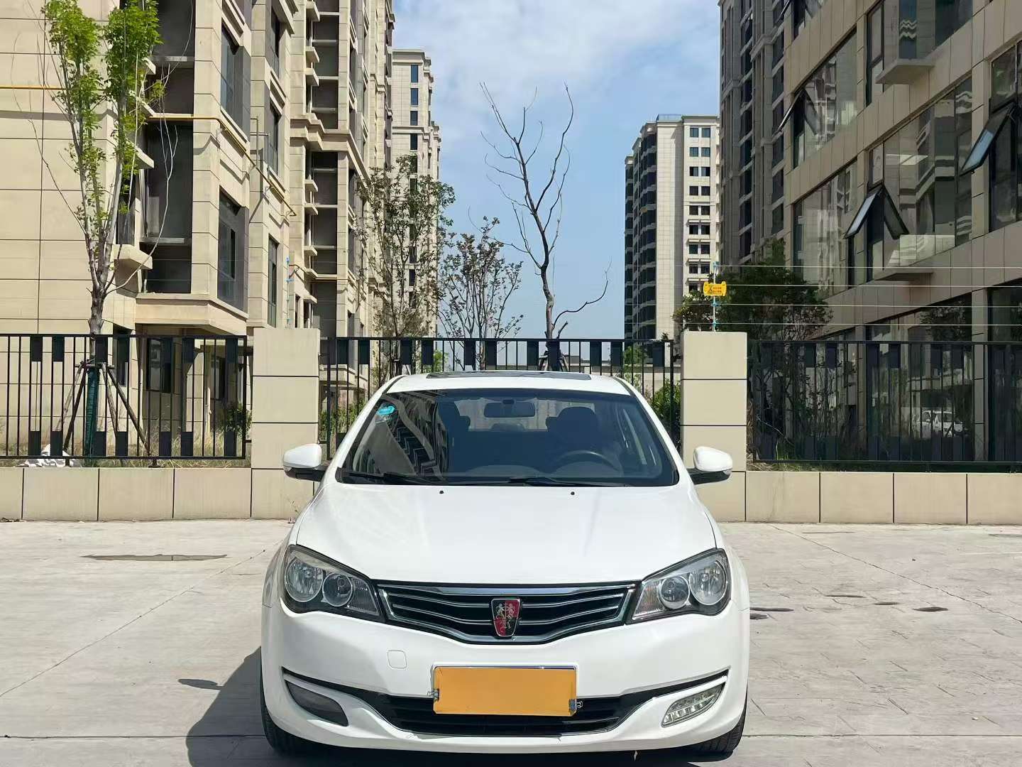 Roewe 350 1.5L Automatic 2