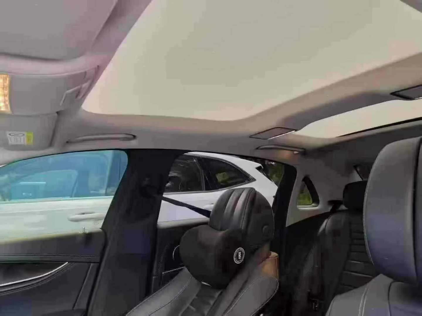 Mercedes-Benz E-Class E200 8
