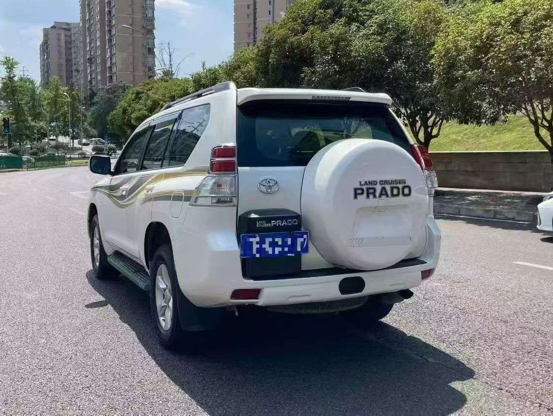 Toyota Prado 2700 Luxury 7-Seater 9