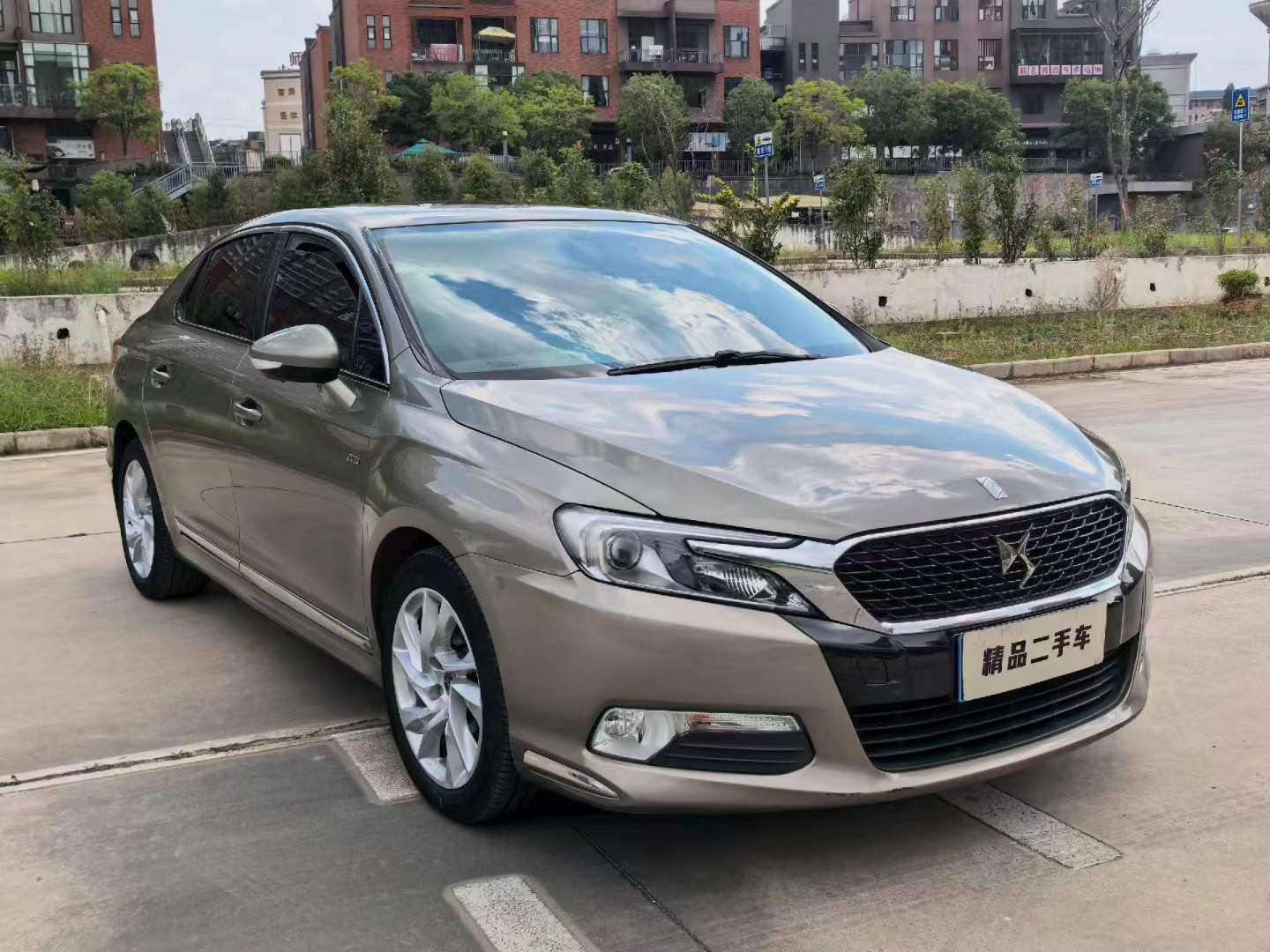 Citroën DS5L