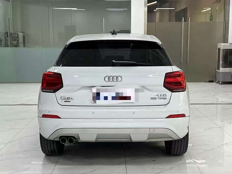Audi Q2L 35 TFSI Fashion Dynamic 4