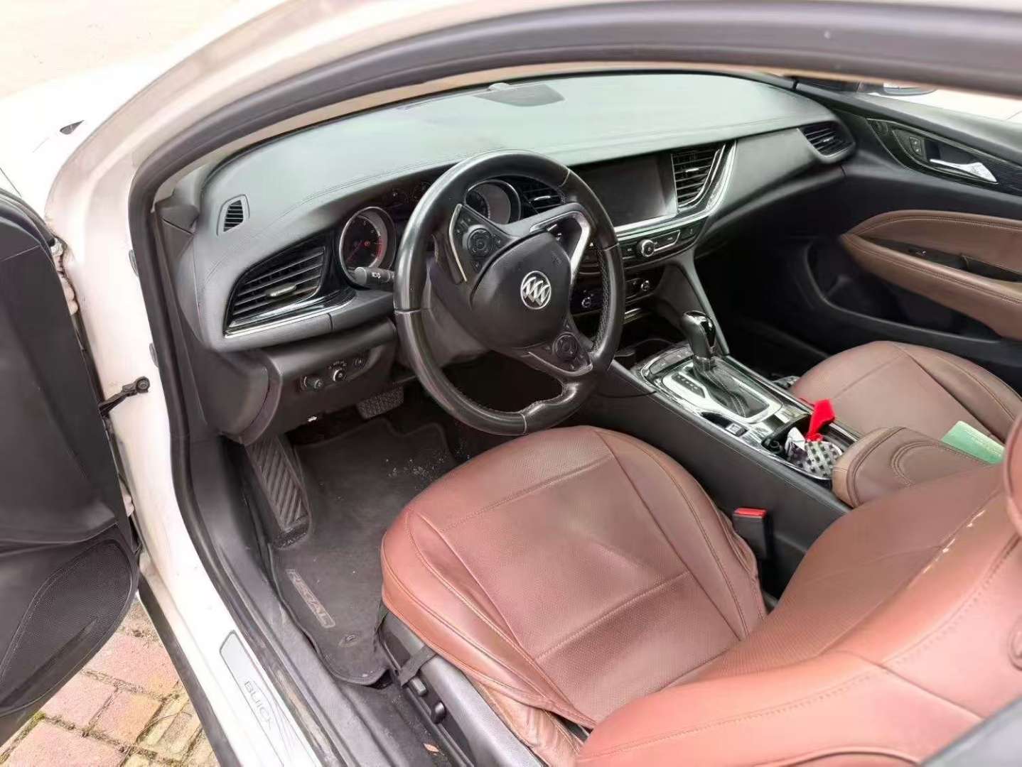 Buick Regal 1.5T Luxury Edition 5