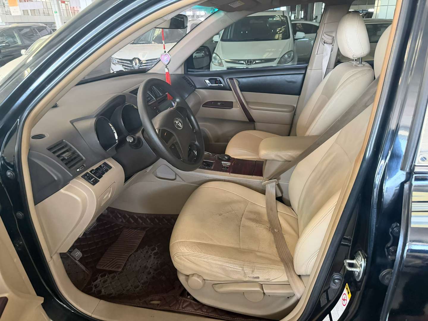 Toyota Highlander 2013 5-Seat 4