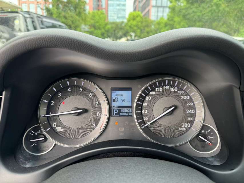 Infiniti Q70L 2.5 Comfort 4