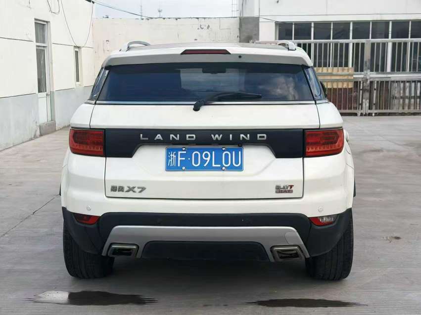 Landwind X7 2016 2.0T Automatic Large Window 8