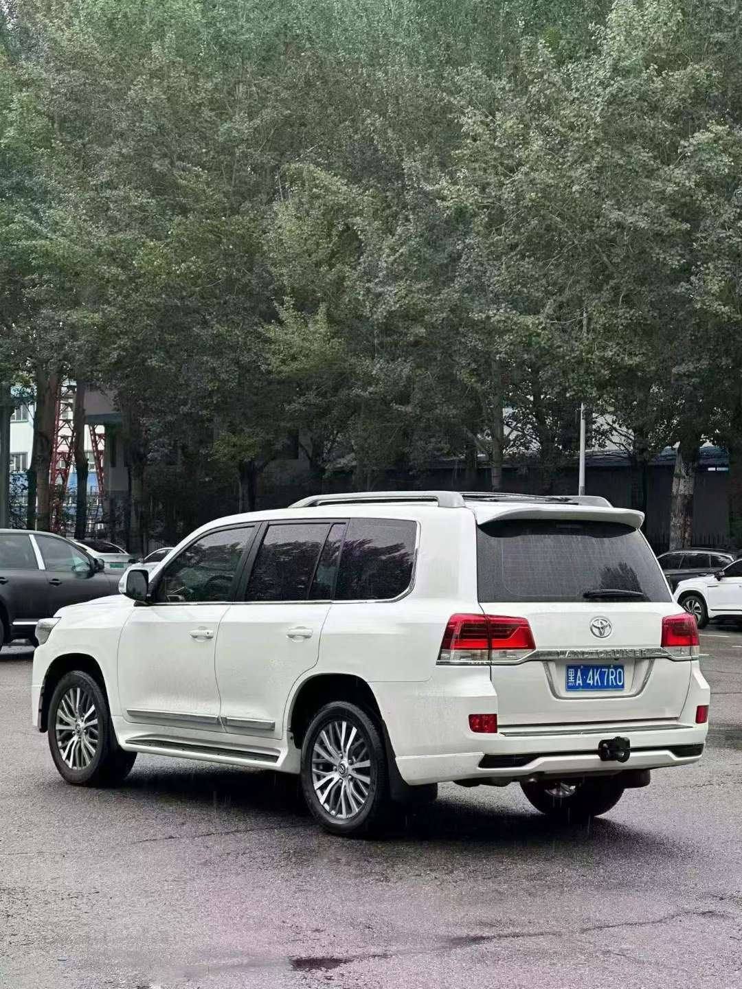 Toyota Land Cruiser 2016 4.0L Middle East Spec 5-Seat Limited Under-Spare 4