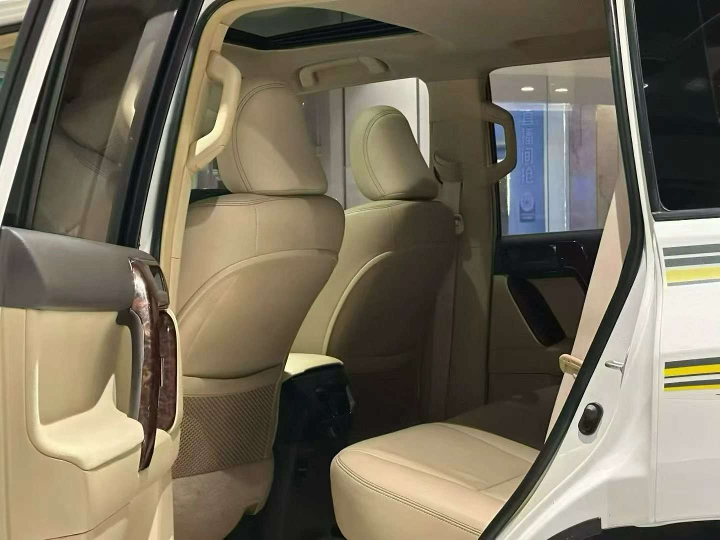 Toyota Prado 2014 2700 China Standard 5 Seats 5