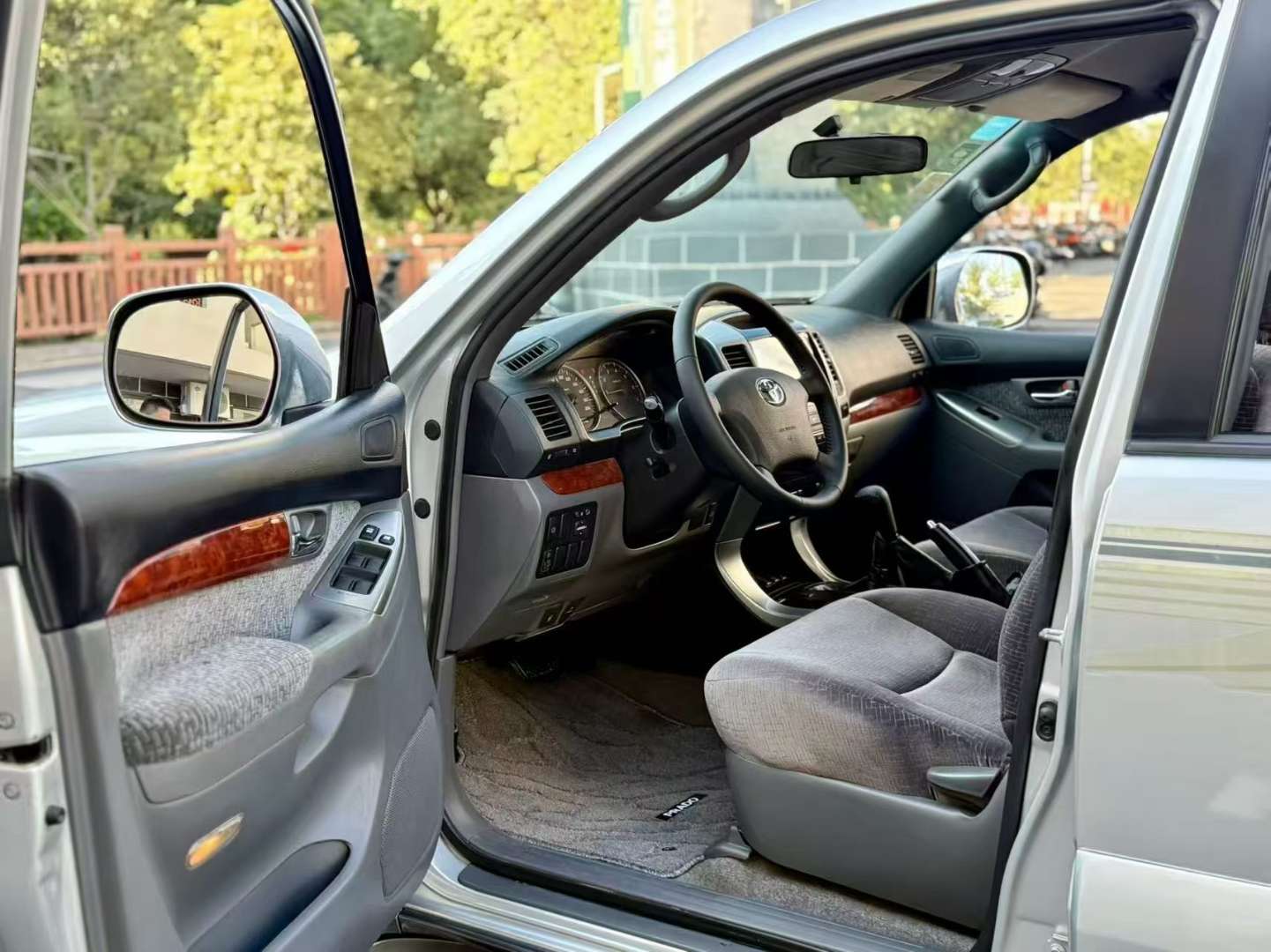 Toyota Prado 2700 GX 7