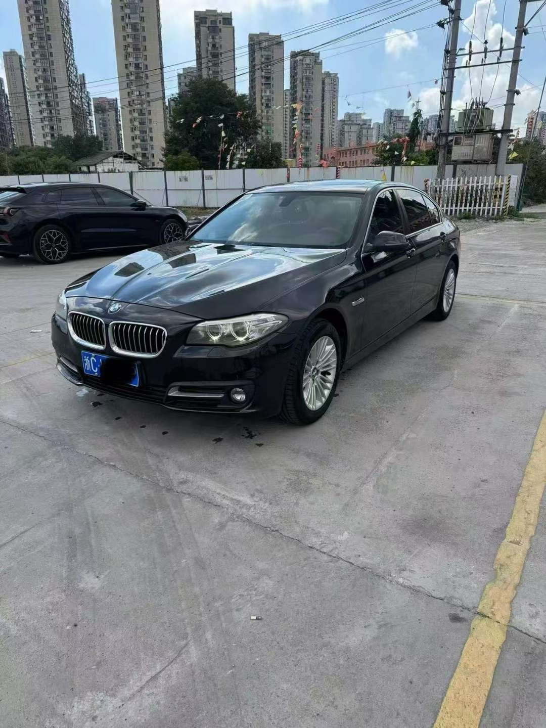 BMW 5 Series 525Li 2.0T Sport Design Package 3