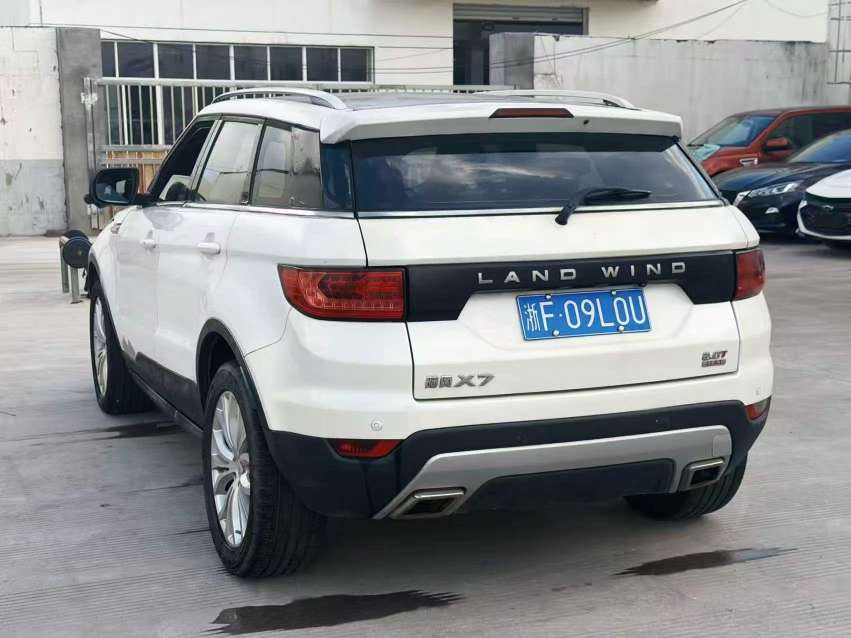 Landwind X7 2016 2.0T Automatic Large Window 9