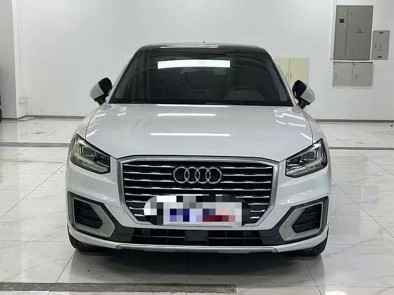 Audi Q2L 35 TFSI Fashion Dynamic