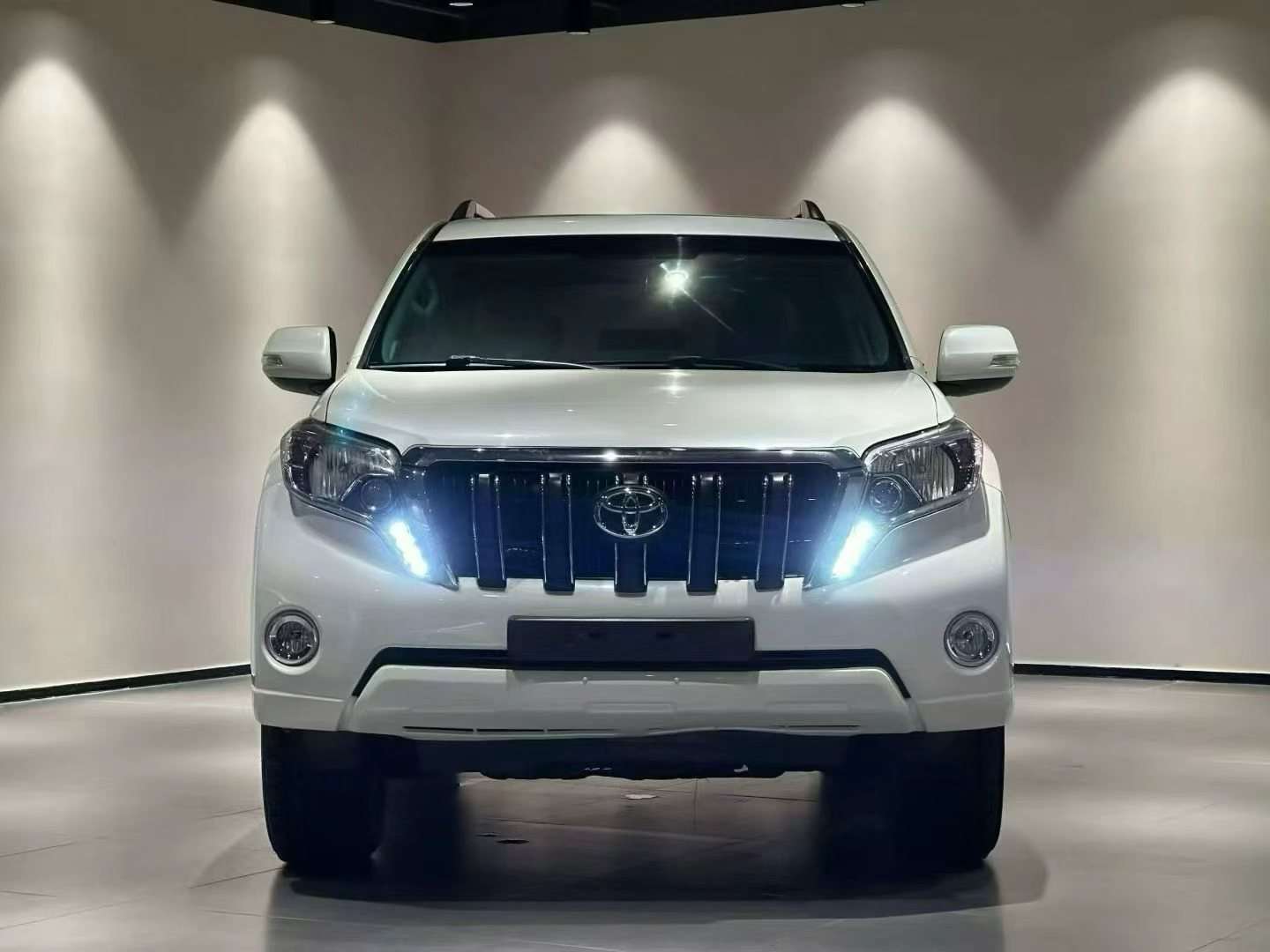 Toyota Prado 2014 2700 China Standard 5 Seats 2