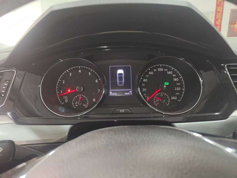 Volkswagen Lamando 1.4T Automatic 280 Sunroof 3