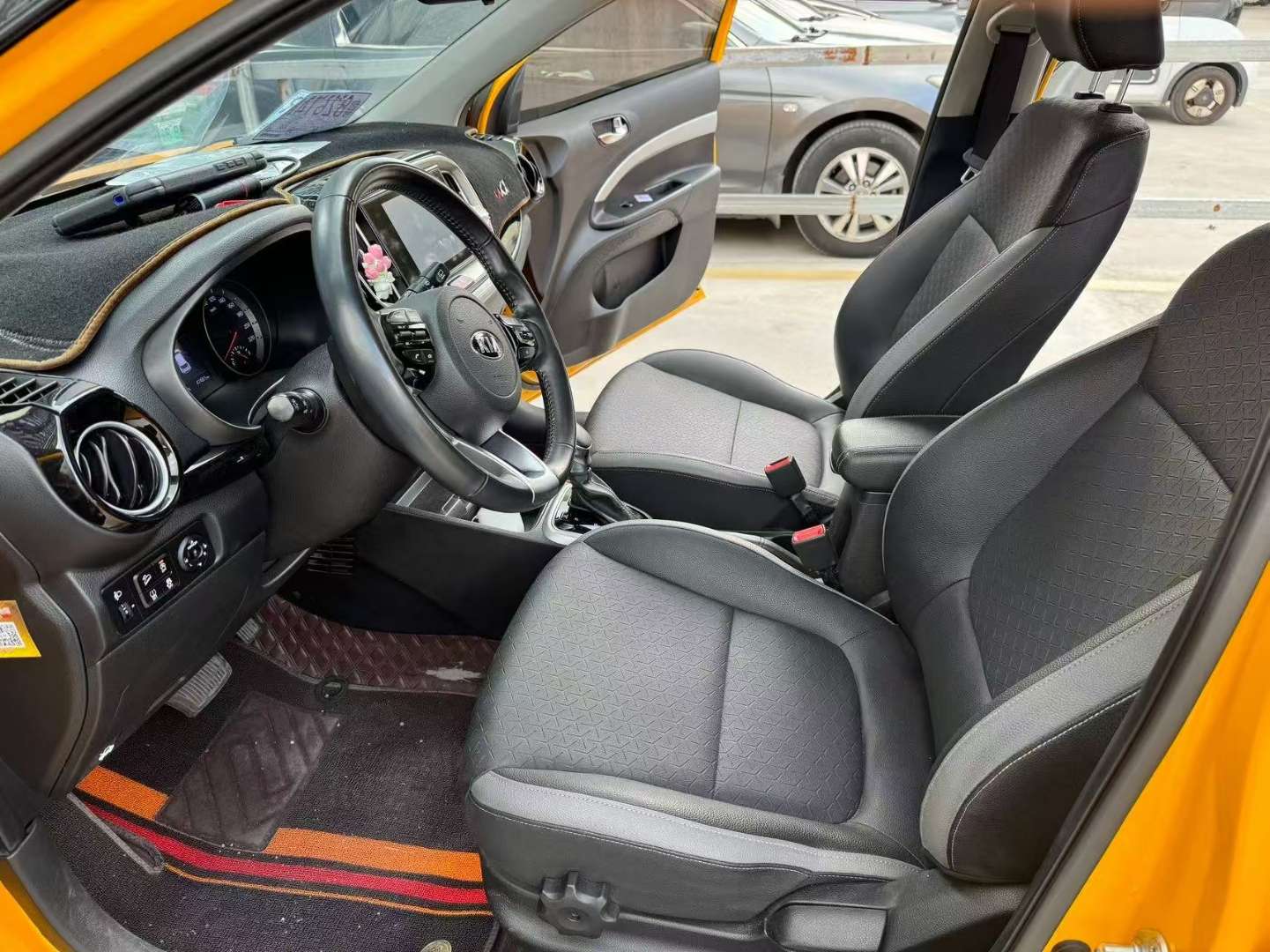 Kia Sonet 1.4L Automatic Fun Edition 6