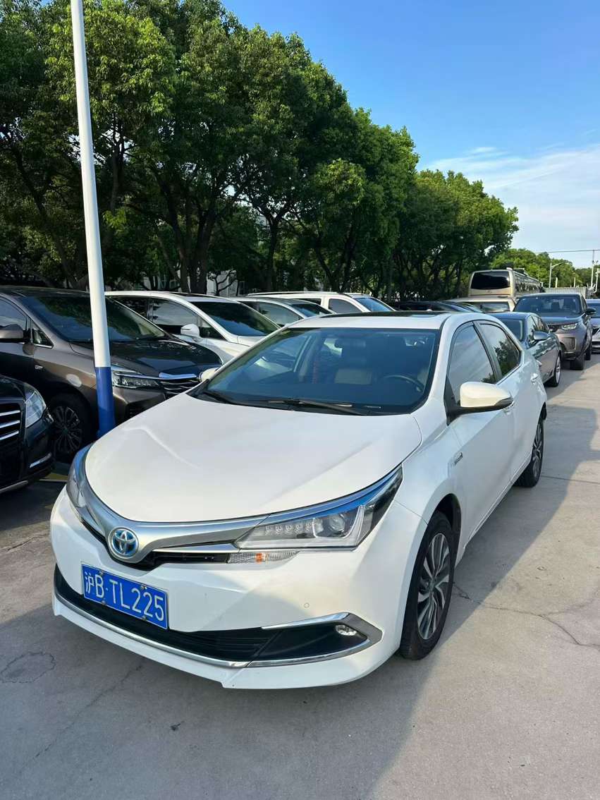 Toyota Corolla 1.8L Automatic Sunroof 2
