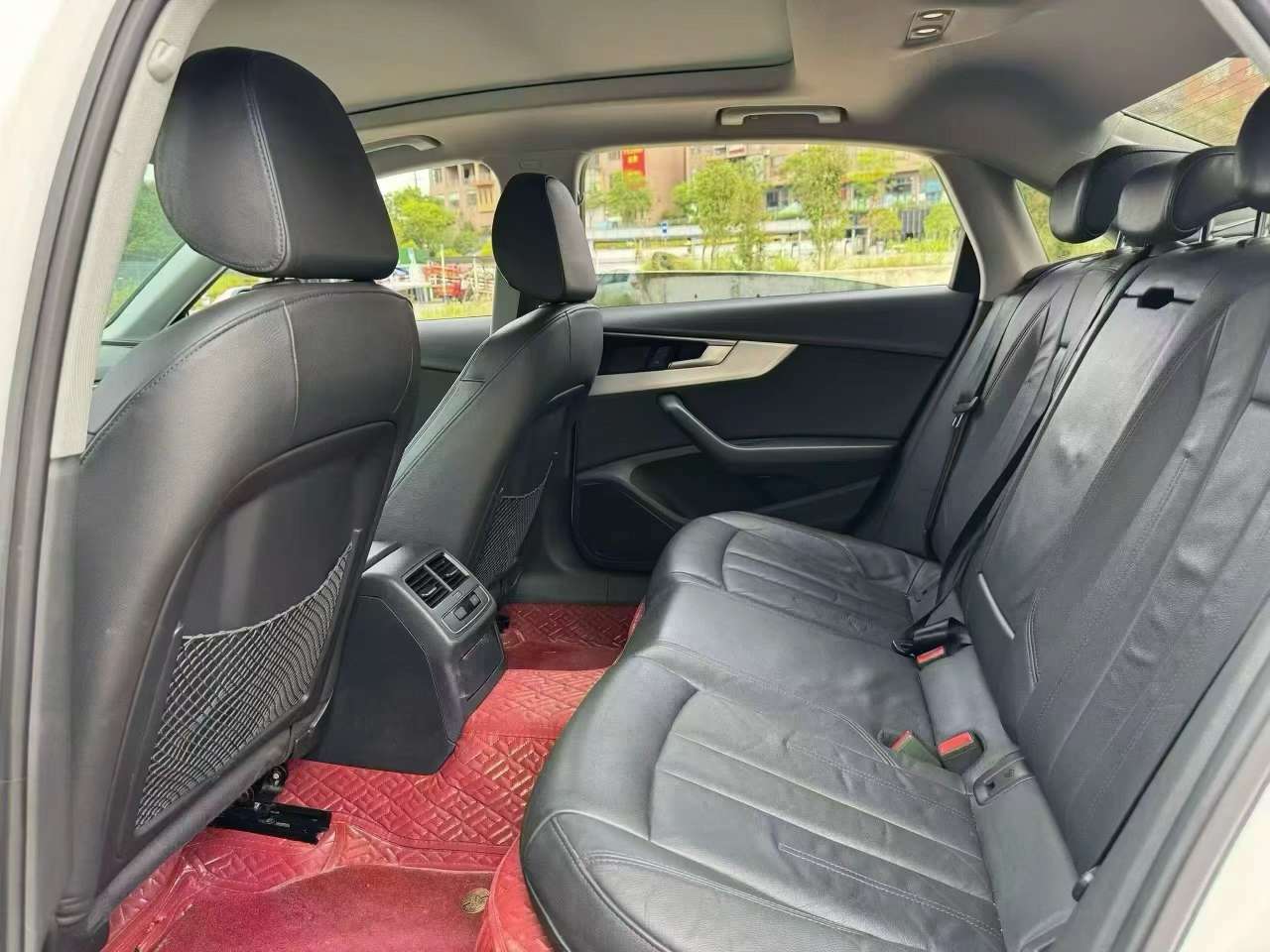 Audi A4L 2.0T 6