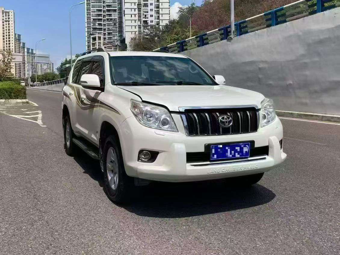 Toyota Prado 2700 Luxury 7-Seater 3