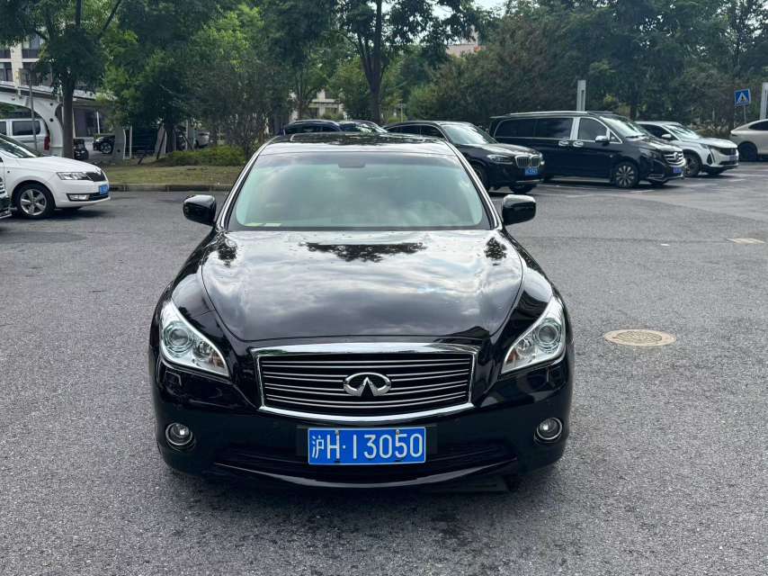 Infiniti Q70L 2.5 Comfort 2