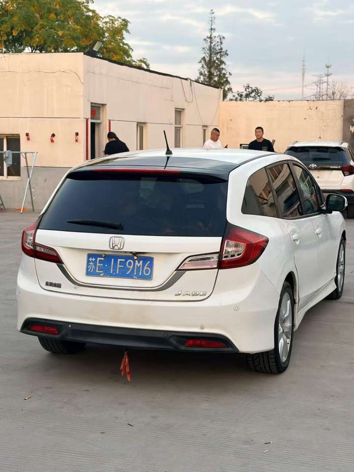 Honda Jade 2015 Automatic Standard 1.8 7